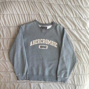 Abercrombie & Fitch Men's Grey and Blue Sweatshirt